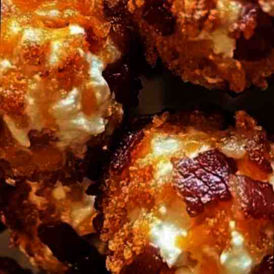 Mini Cheese Balls with Bacon and Pecans Recipe