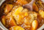 Slow Cooker Peach Cobbler